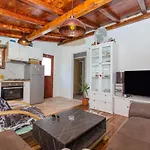 House Frane *