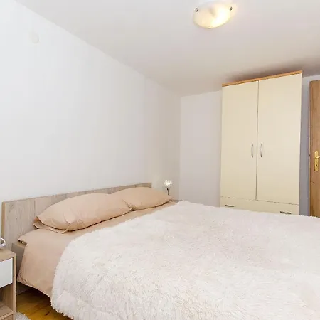 Nyaraló House Frane Mali Drvenik