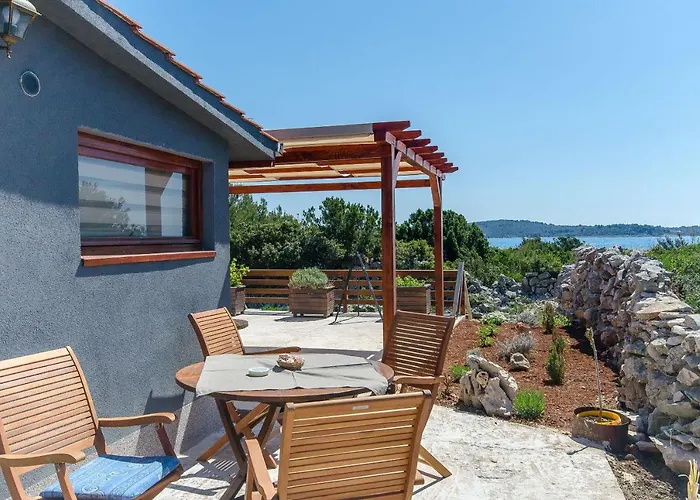 House Frane Mali Drvenik
